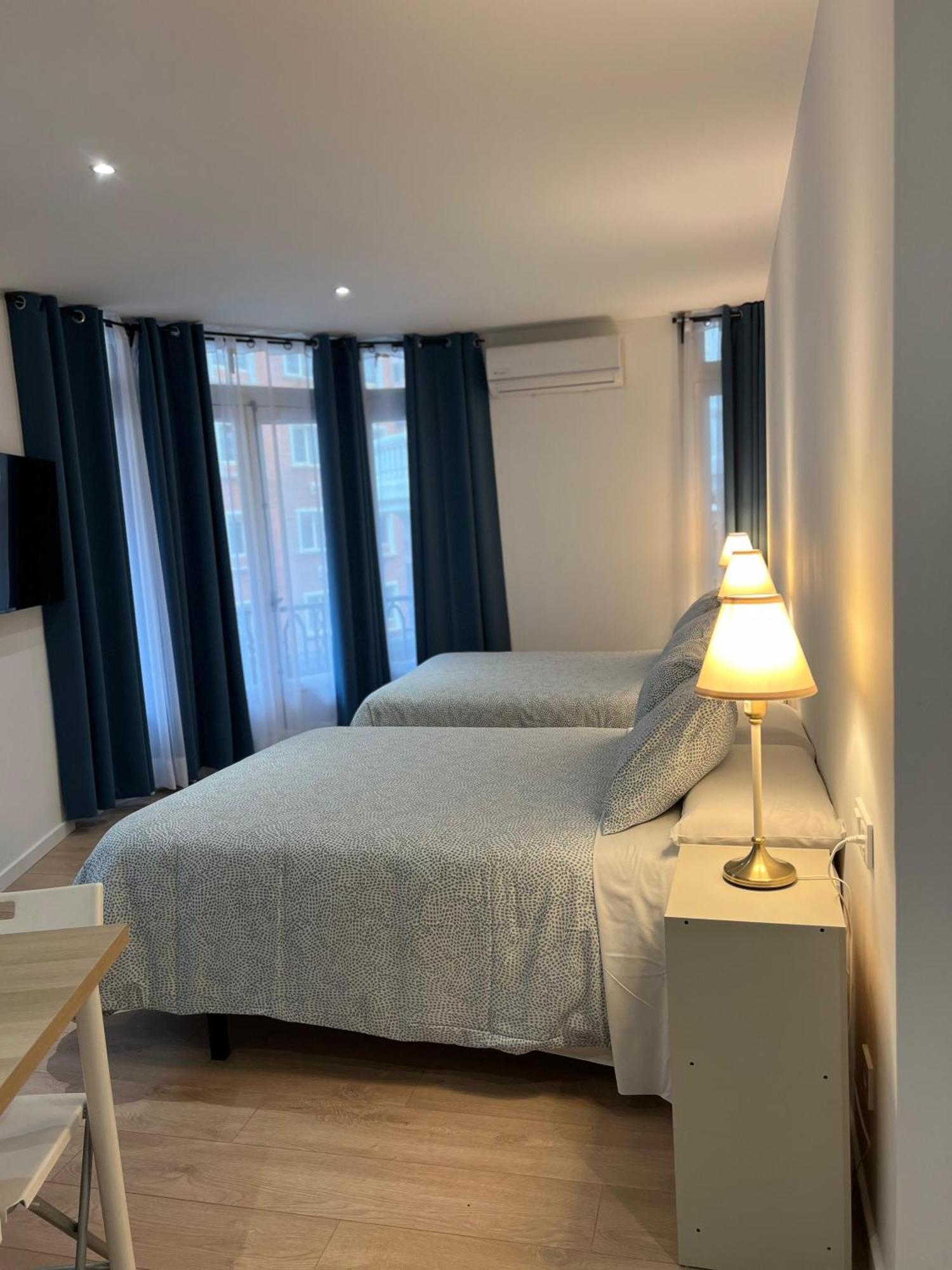 Room Plaza Espana Madrid Luaran gambar
